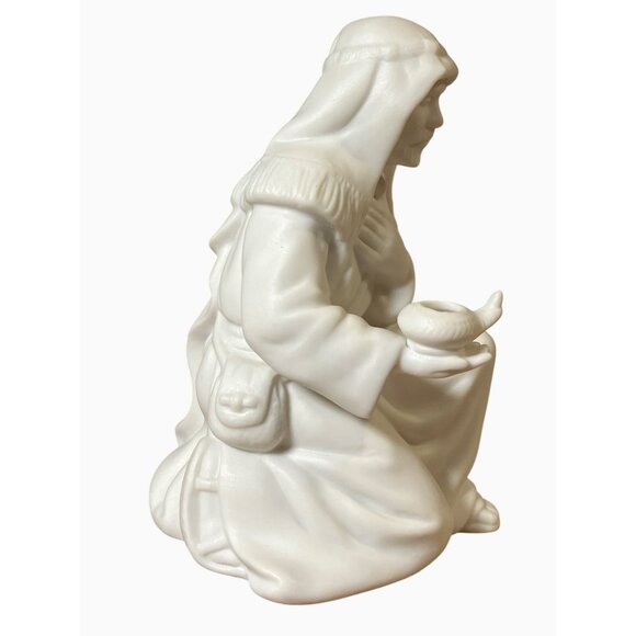 Avon Nativity Collectibles The Innkeeper Porcelain Figurine 1988 - Picture 6 of 10